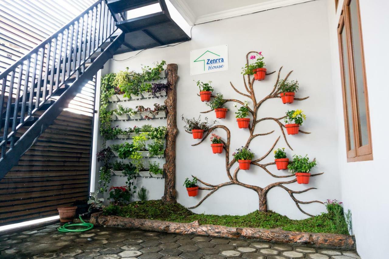 Zenrra House Hotel Bandung Exterior foto
